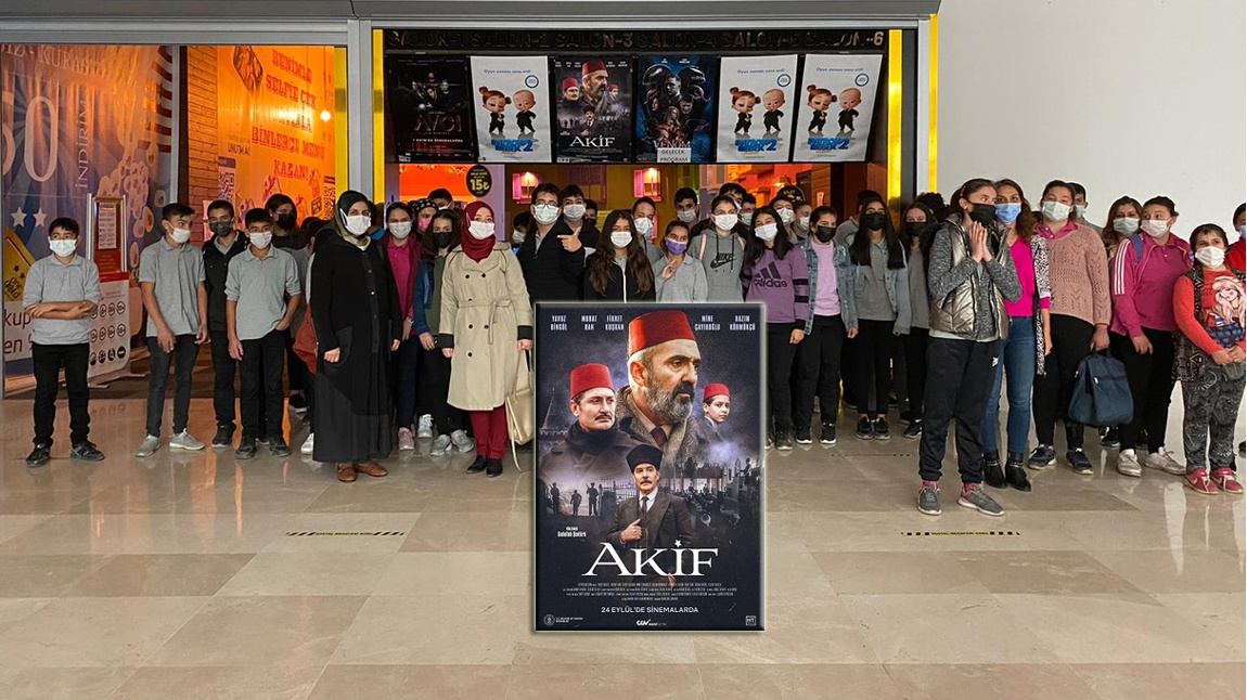 Milli Şairimiz Mehmet Akif ERSOY'un İstikal Marşımızı yazarken yaşadıklarını konu alan Akif sinema filmini izlettik....