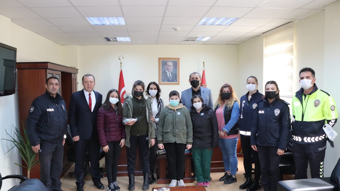Özel Eğitim Sınıfı Öğrencilerimiz Türk Polis Teşkilatının 177'nci kuruluş yıldönümünde İlçe Emniyet Müdürlüğümüzü ziyaret etti...