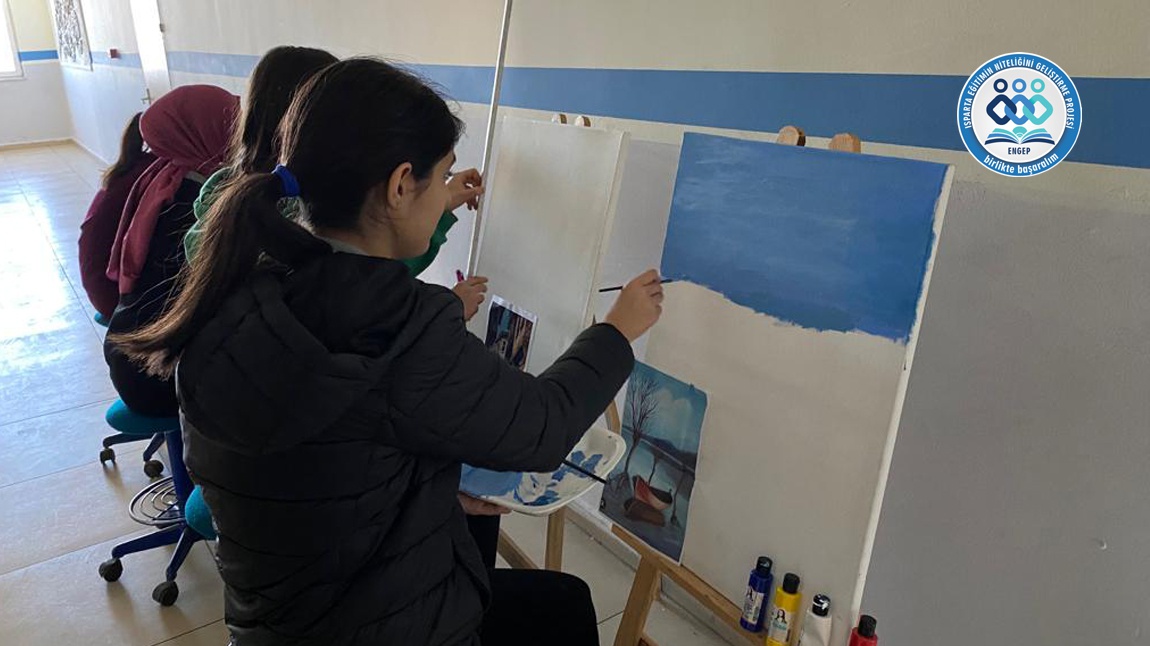 Isparta ENGEP-Isparta Eğitimin Niteliğini Geliştirme Projesi kapsamında Görsel Sanatlar derslerimizde öğrencilerimize tuval üzerine yağlı boya resimleri yaptırıyoruz...